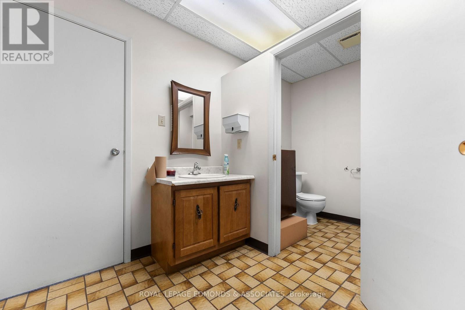 












A,B - 270 LAKE STREET

,
Pembroke,




Ontario
K8A7Y9

