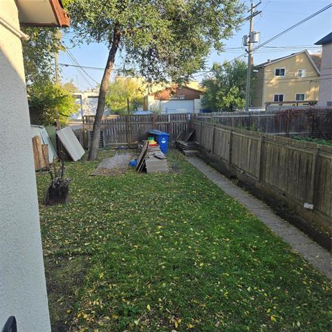 









411


Charles

ST,
Winnipeg,




MB
R2W 4B6

