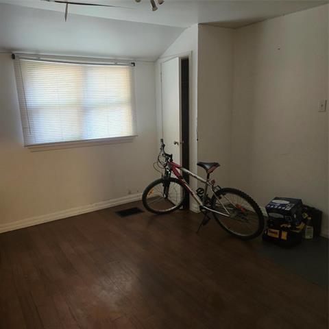 









411


Charles

ST,
Winnipeg,




MB
R2W 4B6

