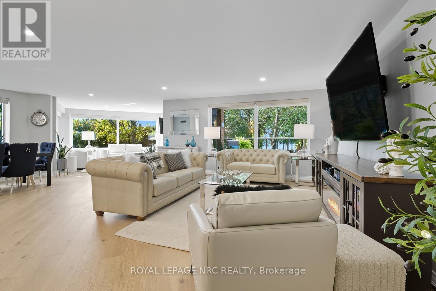 












2206 - 701 GENEVA STREET

,
St. Catharines (Lakeshore),




Ontario
L2N7H9

