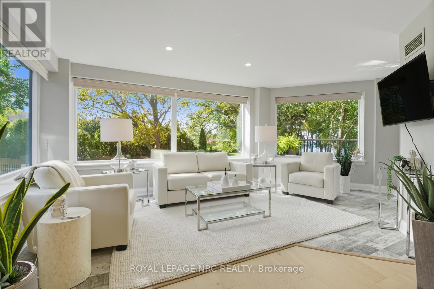 












2206 - 701 GENEVA STREET

,
St. Catharines (Lakeshore),




Ontario
L2N7H9

