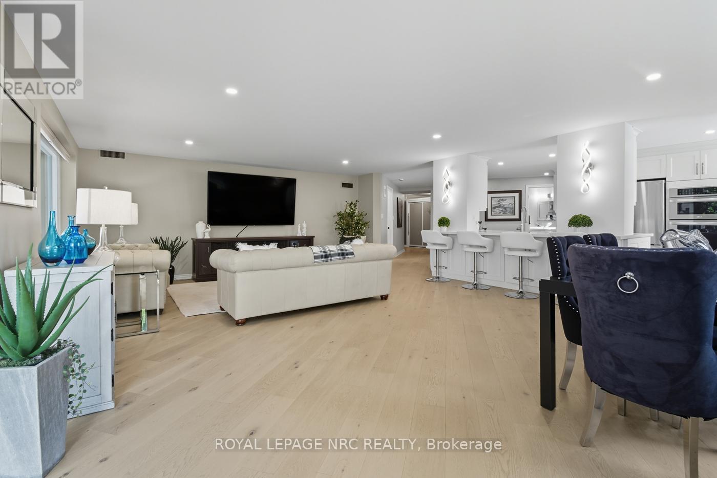 












2206 - 701 GENEVA STREET

,
St. Catharines (Lakeshore),




Ontario
L2N7H9

