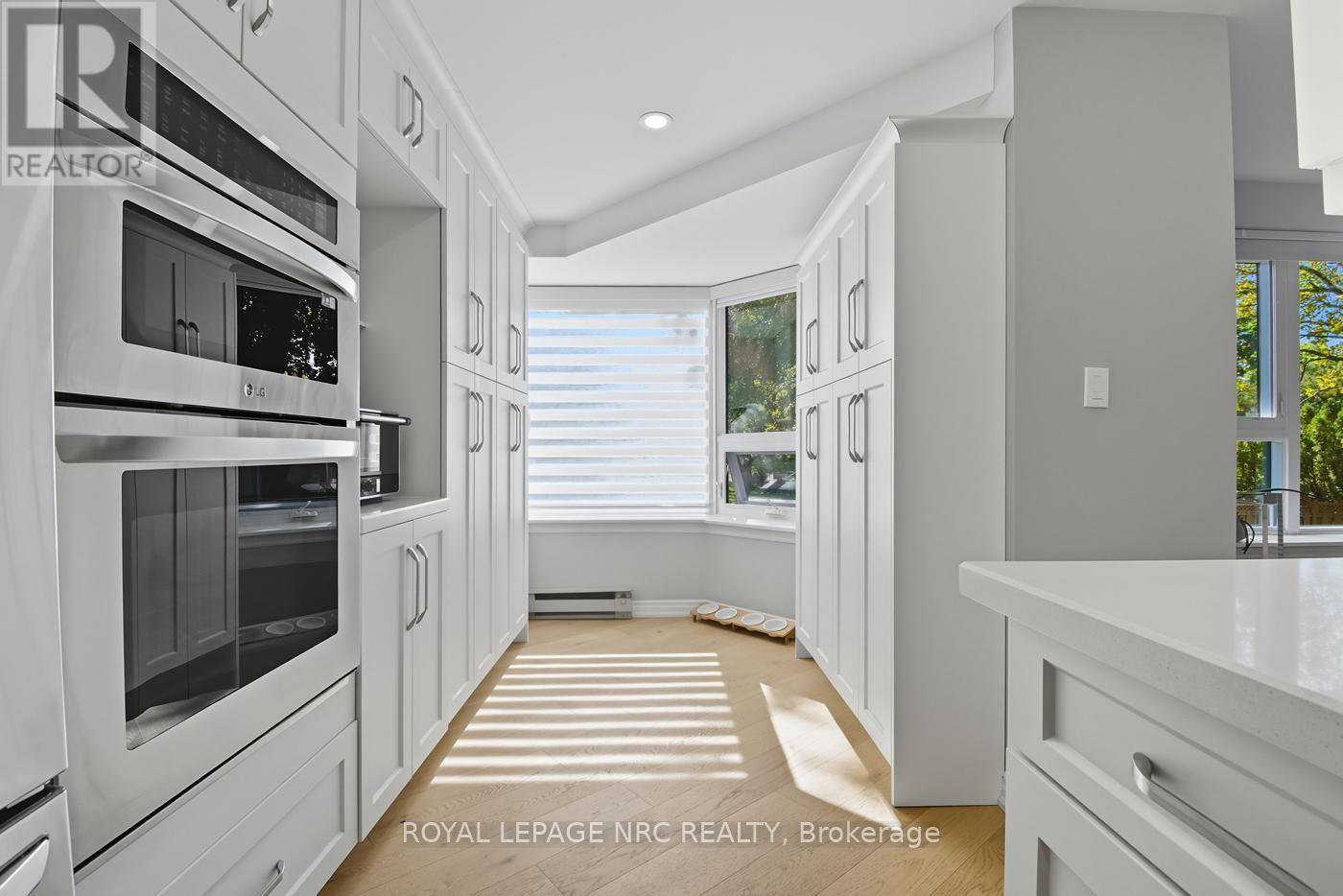 












2206 - 701 GENEVA STREET

,
St. Catharines (Lakeshore),




Ontario
L2N7H9

