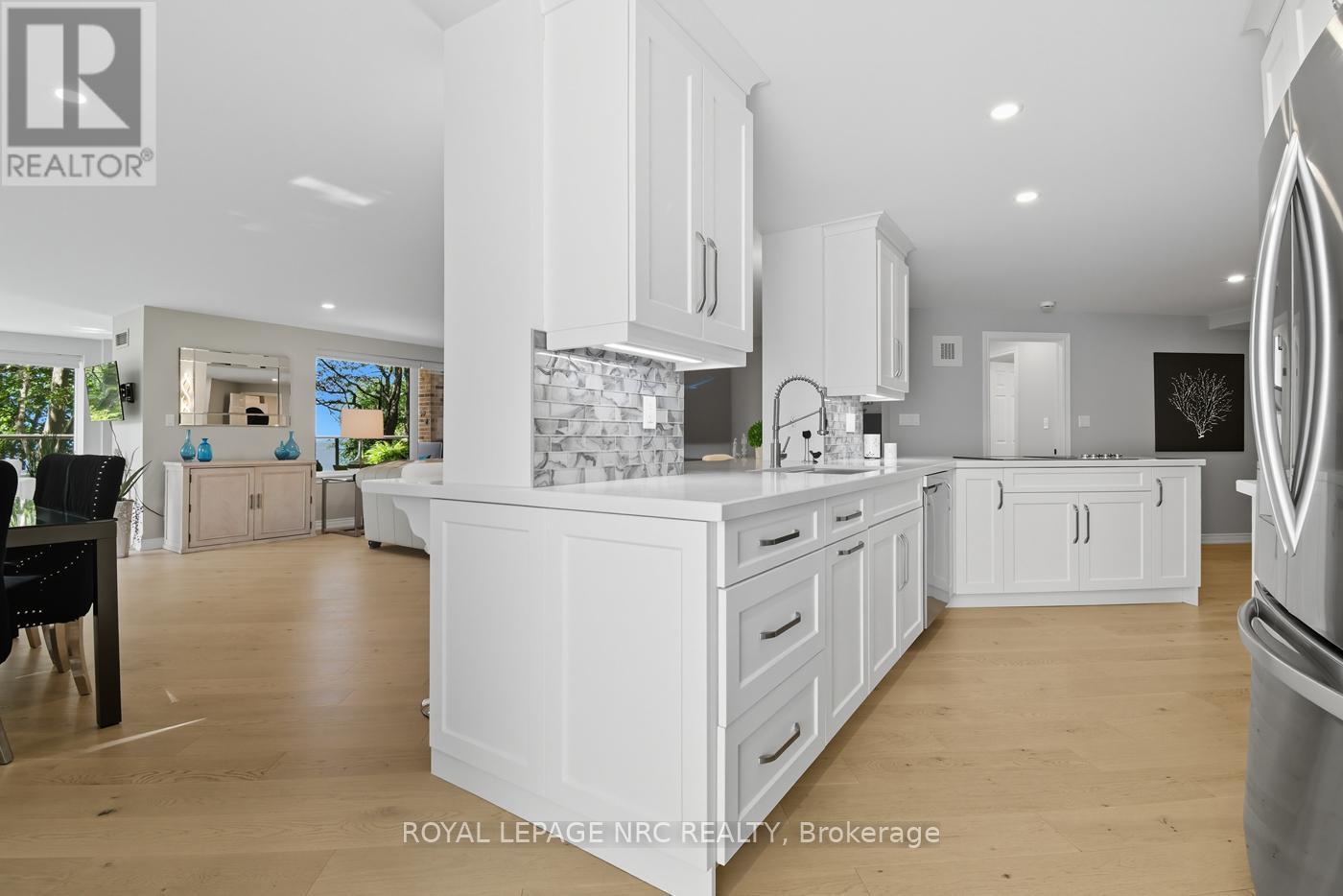 












2206 - 701 GENEVA STREET

,
St. Catharines (Lakeshore),




Ontario
L2N7H9

