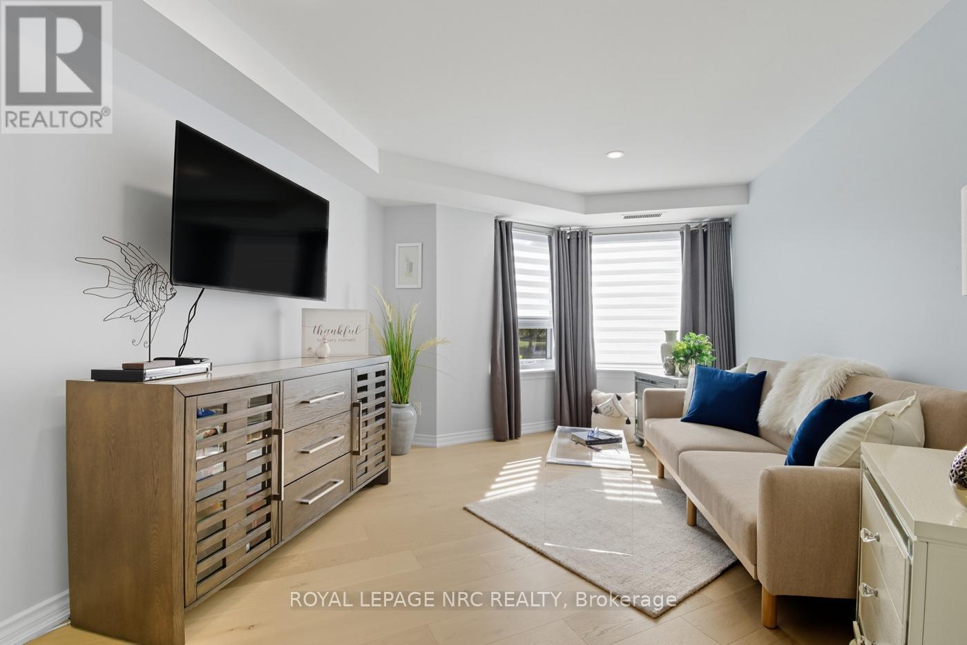 












2206 - 701 GENEVA STREET

,
St. Catharines (Lakeshore),




Ontario
L2N7H9

