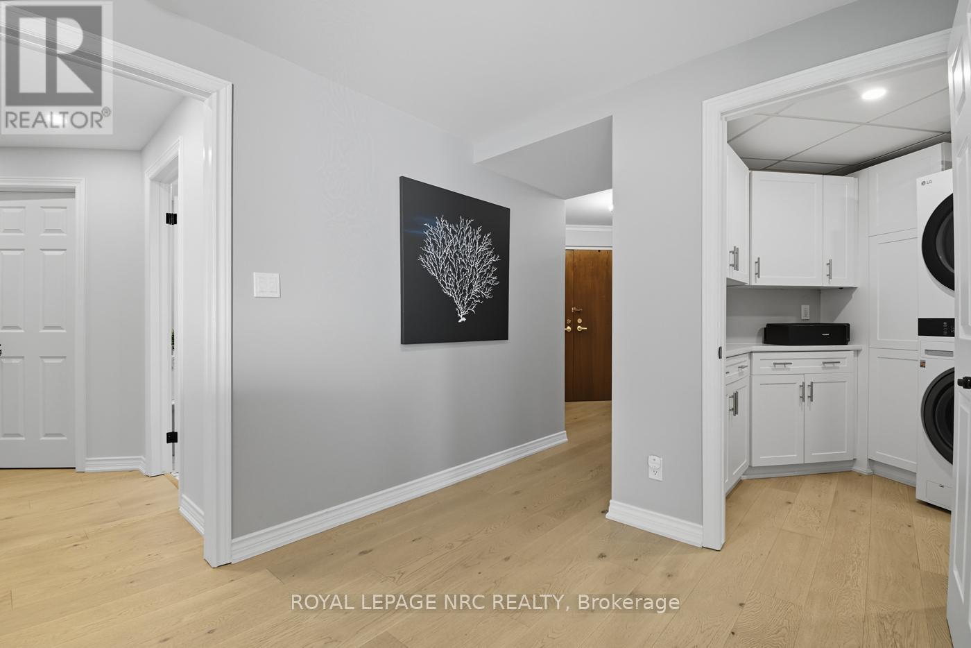 












2206 - 701 GENEVA STREET

,
St. Catharines (Lakeshore),




Ontario
L2N7H9

