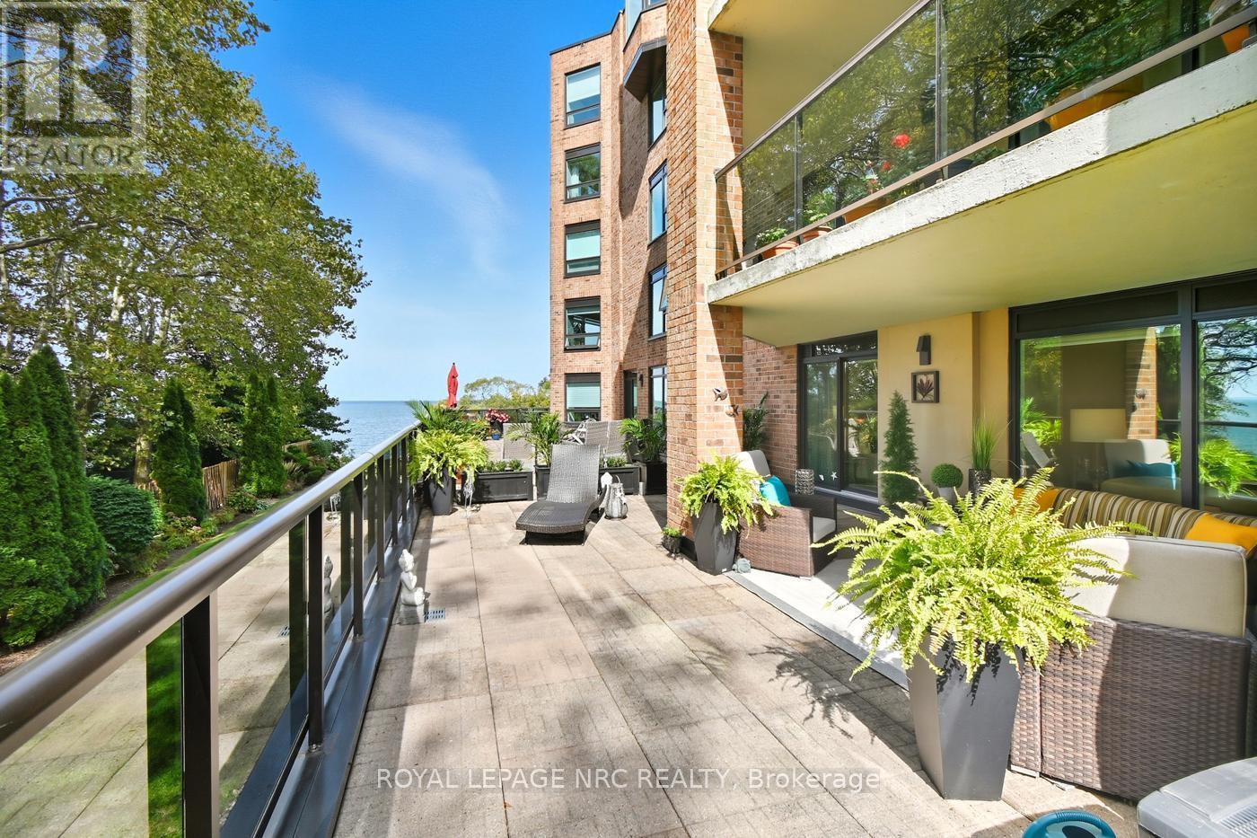 












2206 - 701 GENEVA STREET

,
St. Catharines (Lakeshore),




Ontario
L2N7H9

