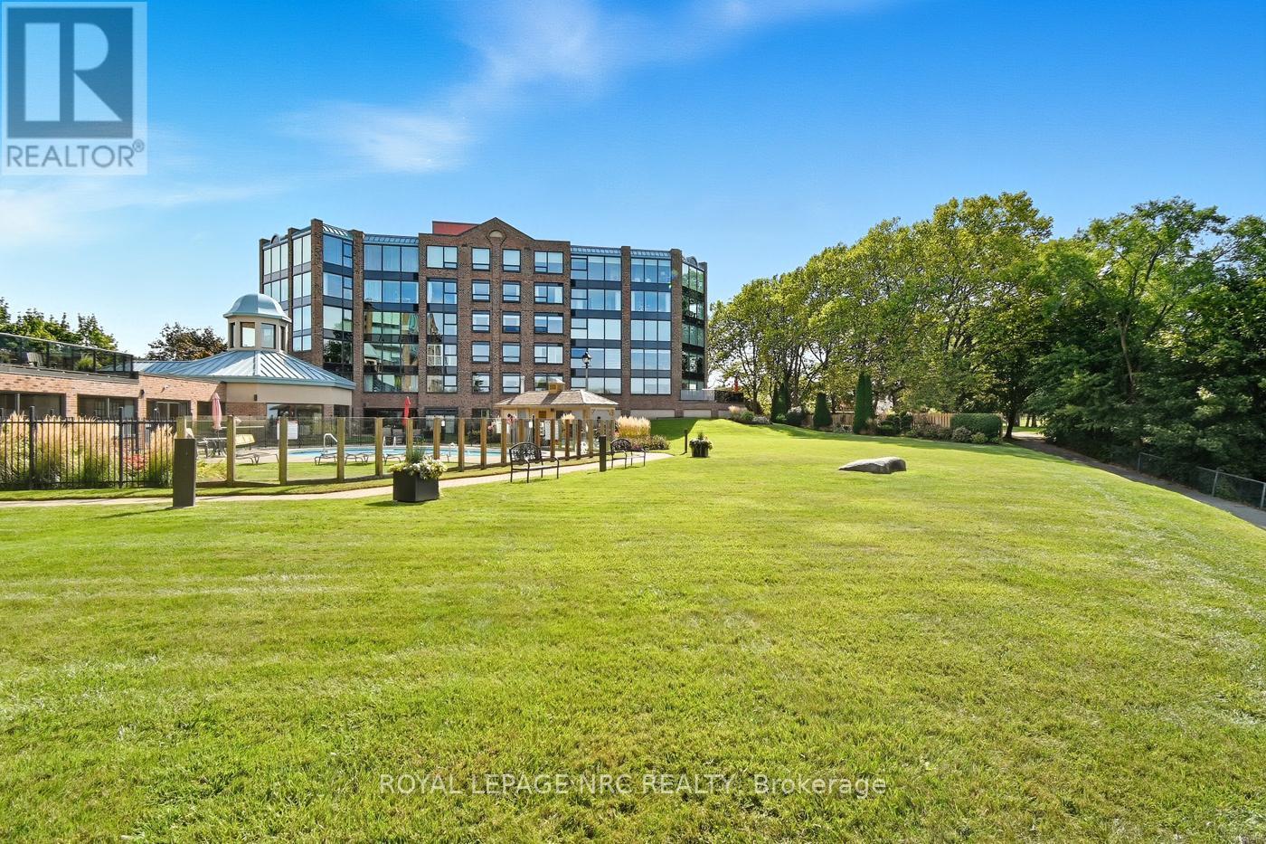 












2206 - 701 GENEVA STREET

,
St. Catharines (Lakeshore),




Ontario
L2N7H9

