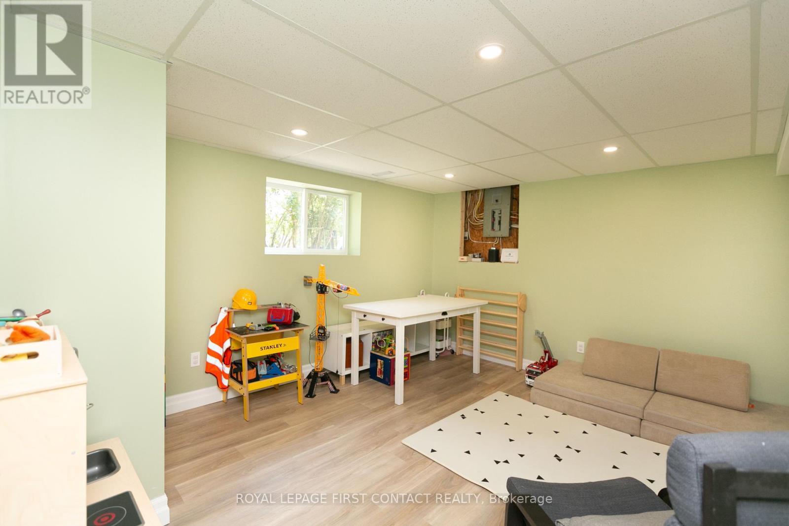 












5532 OLD UDNEY SIDE ROAD

,
Ramara,




Ontario
L3V0P6

