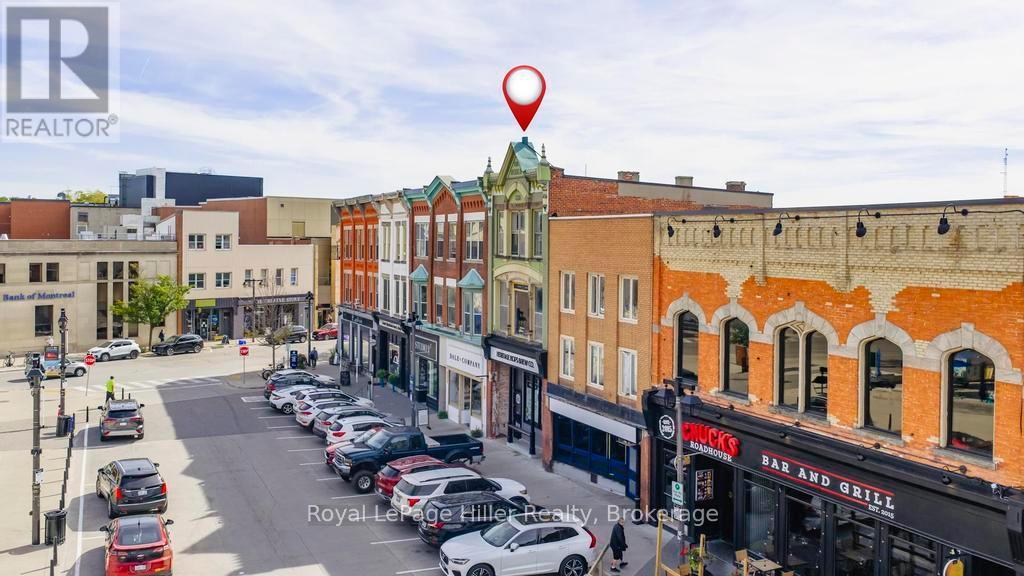 












21 MARKET PLACE

,
Stratford,




Ontario
N5A1A4

