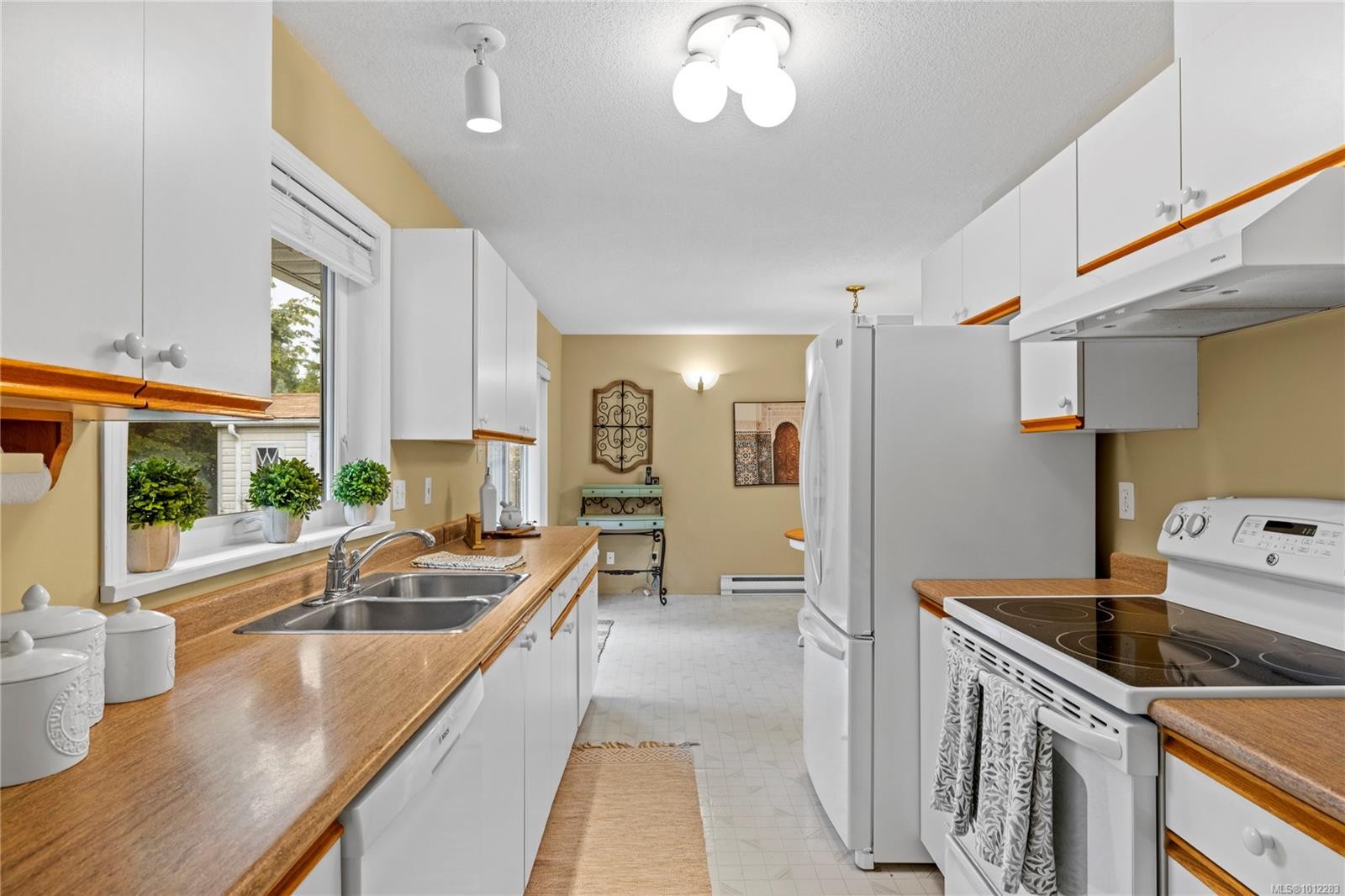 









601


Neden

Way,
Parksville,




BC
V9P 2N3

