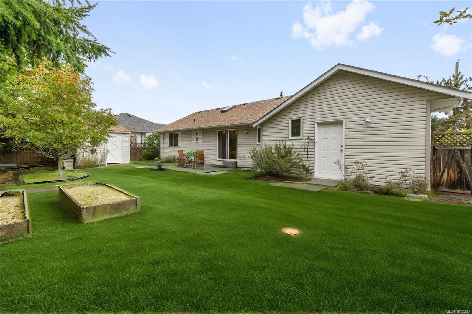 









601


Neden

Way,
Parksville,




BC
V9P 2N3

