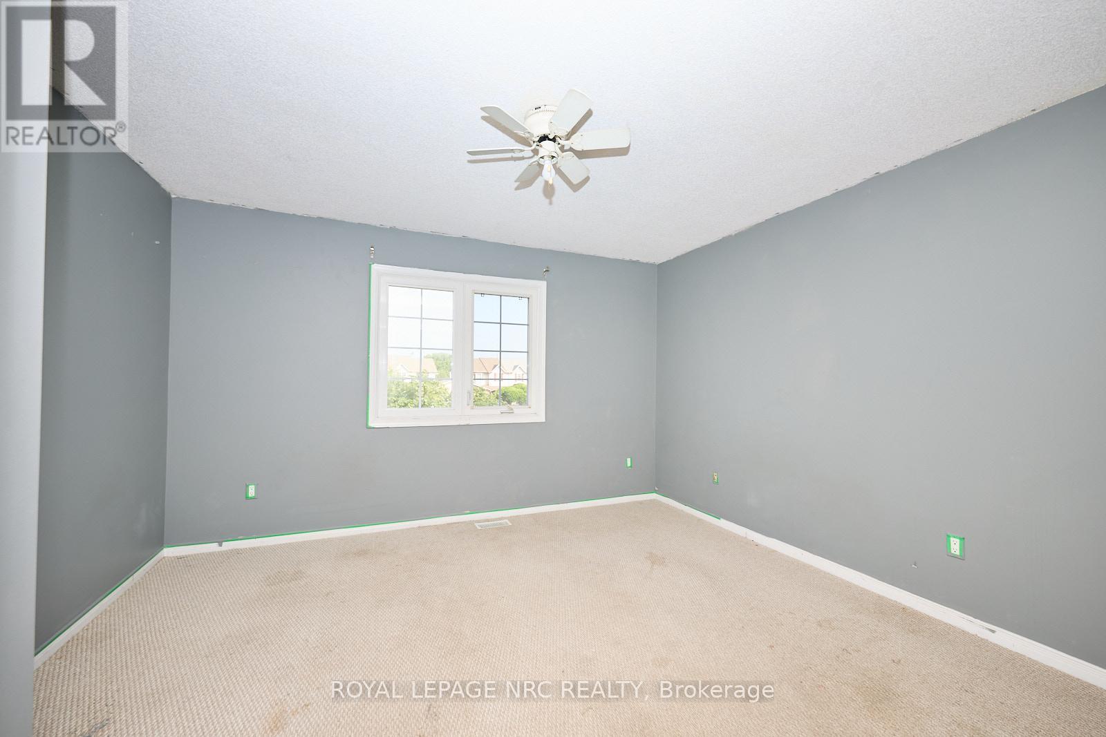 












14 BUSS COURT

,
Thorold (Confederation Heights),




Ontario
L2V5B1

