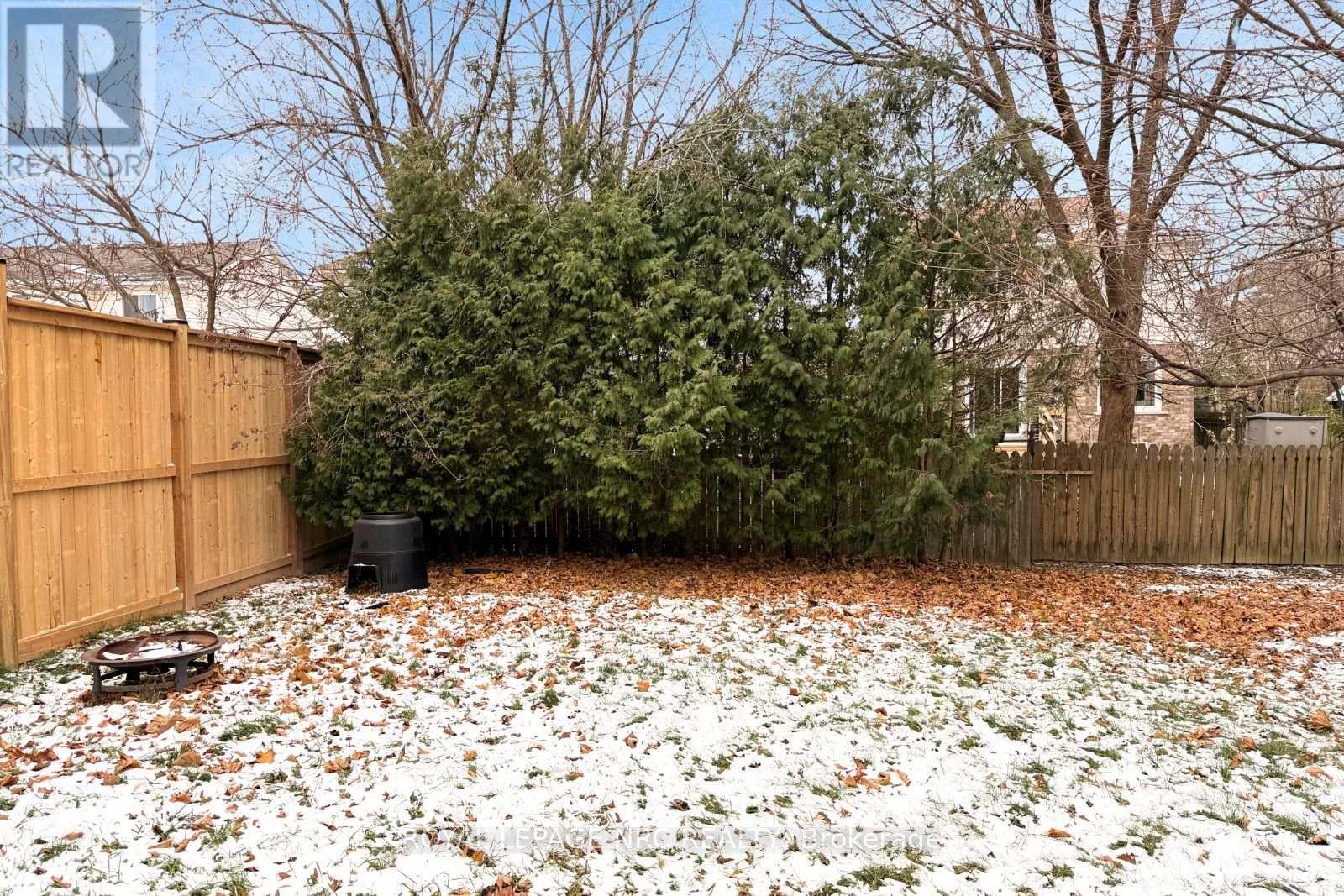 












14 BUSS COURT

,
Thorold (Confederation Heights),




Ontario
L2V5B1

