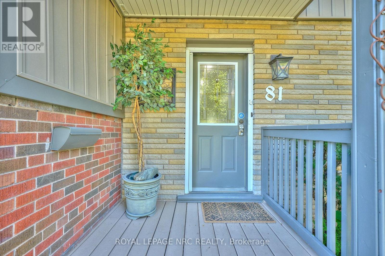 












81 RIVERVIEW BOULEVARD

,
St. Catharines (Glendale/Glenridge),




Ontario
L2T3L9

