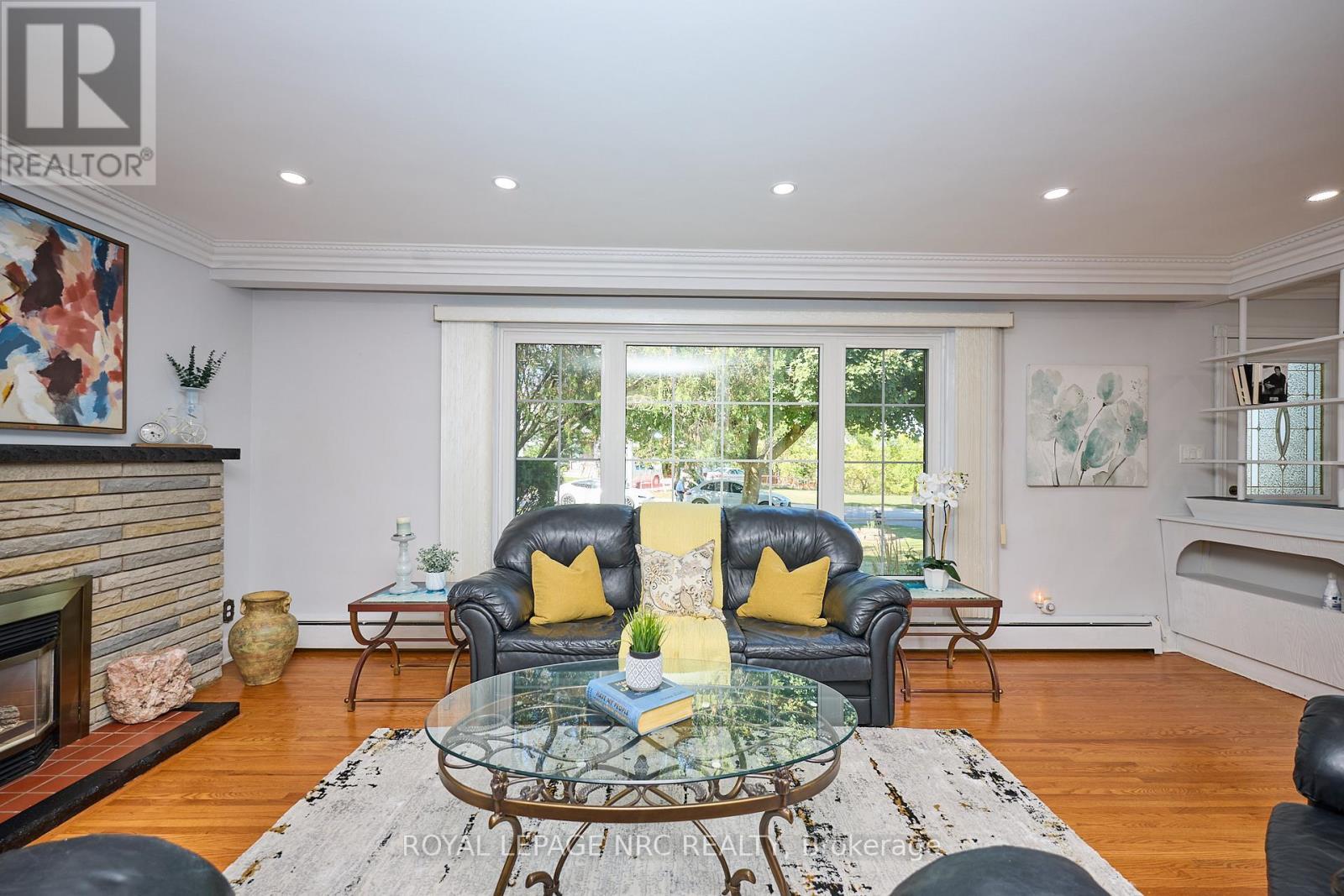 












81 RIVERVIEW BOULEVARD

,
St. Catharines (Glendale/Glenridge),




Ontario
L2T3L9

