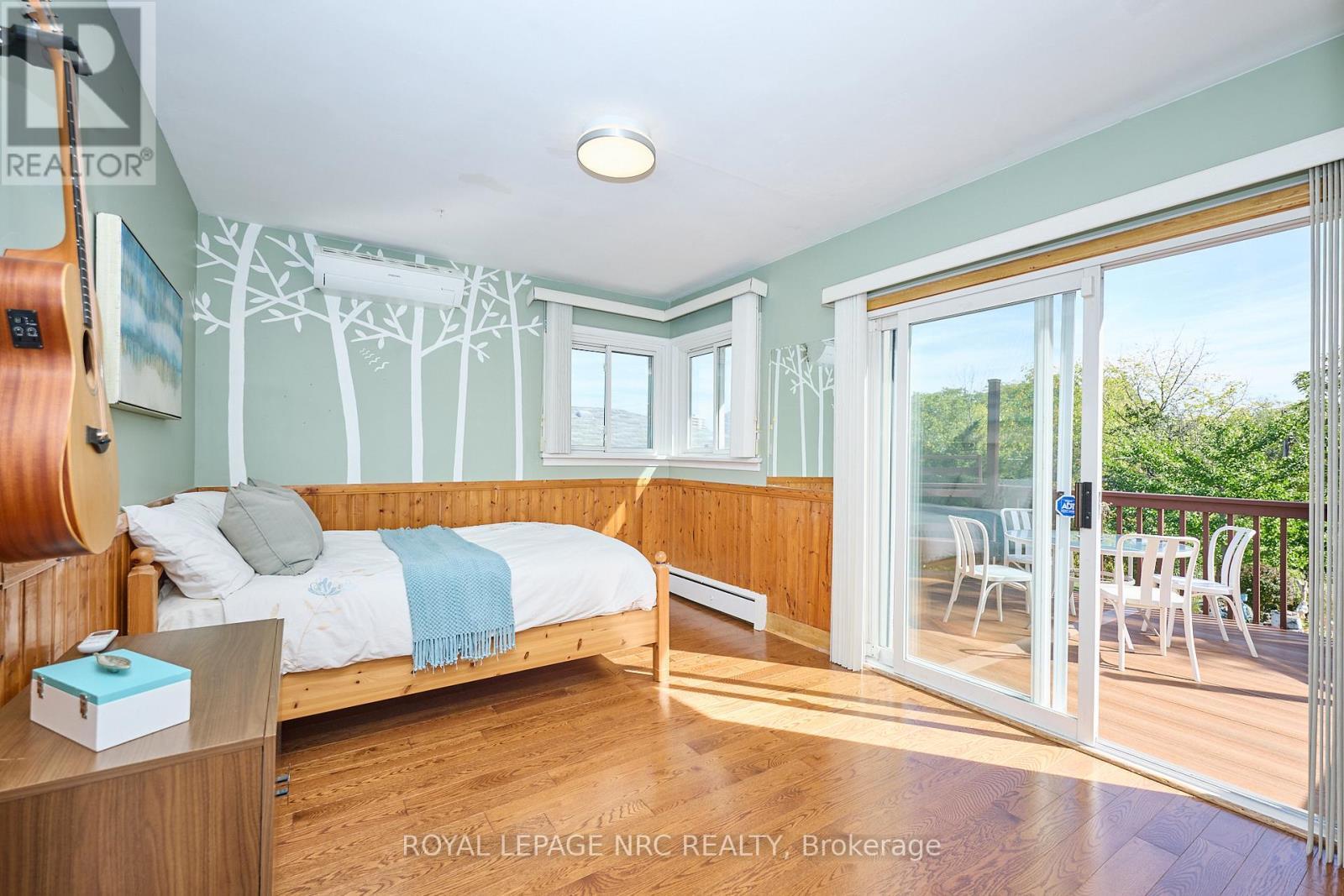 












81 RIVERVIEW BOULEVARD

,
St. Catharines (Glendale/Glenridge),




Ontario
L2T3L9

