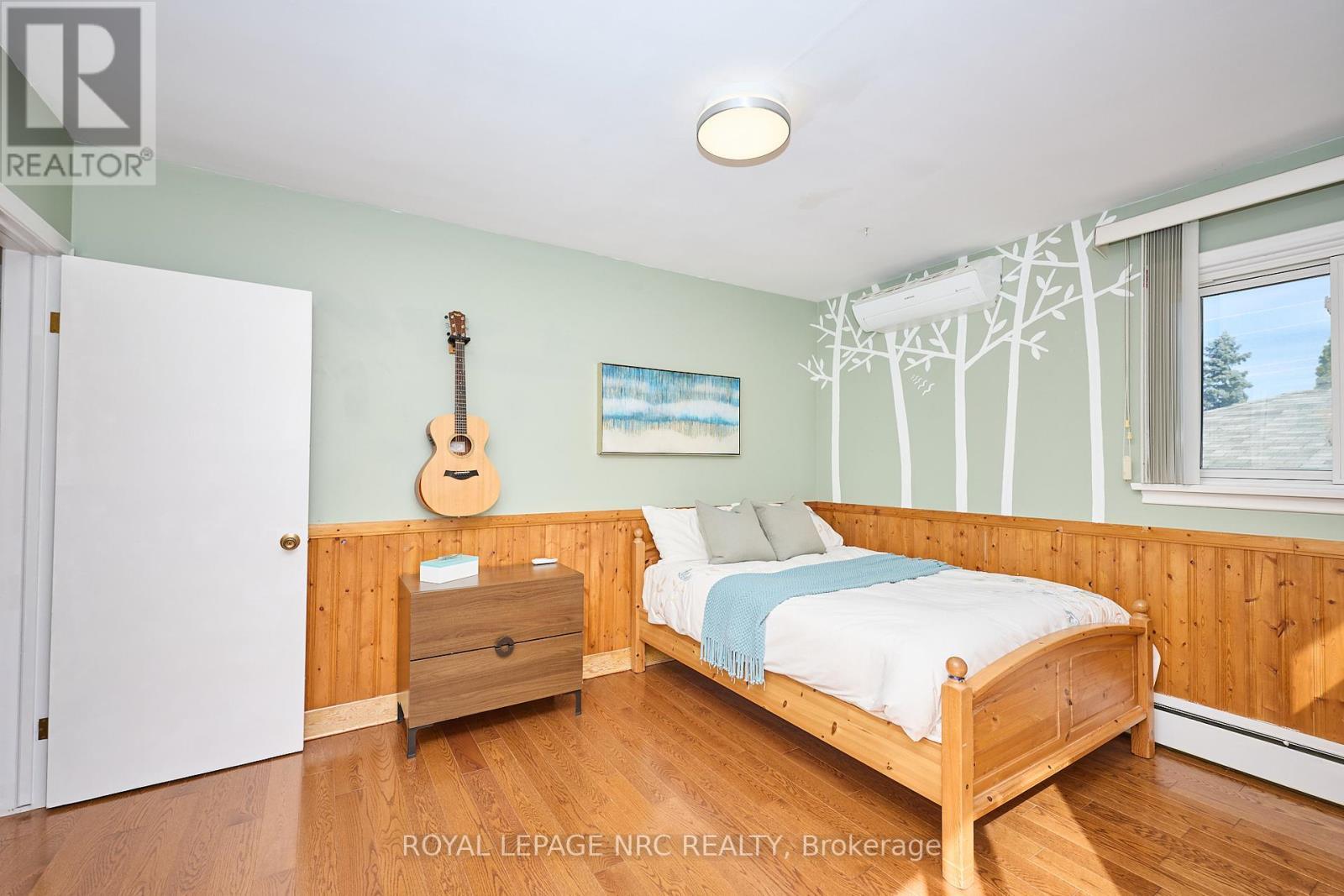 












81 RIVERVIEW BOULEVARD

,
St. Catharines (Glendale/Glenridge),




Ontario
L2T3L9

