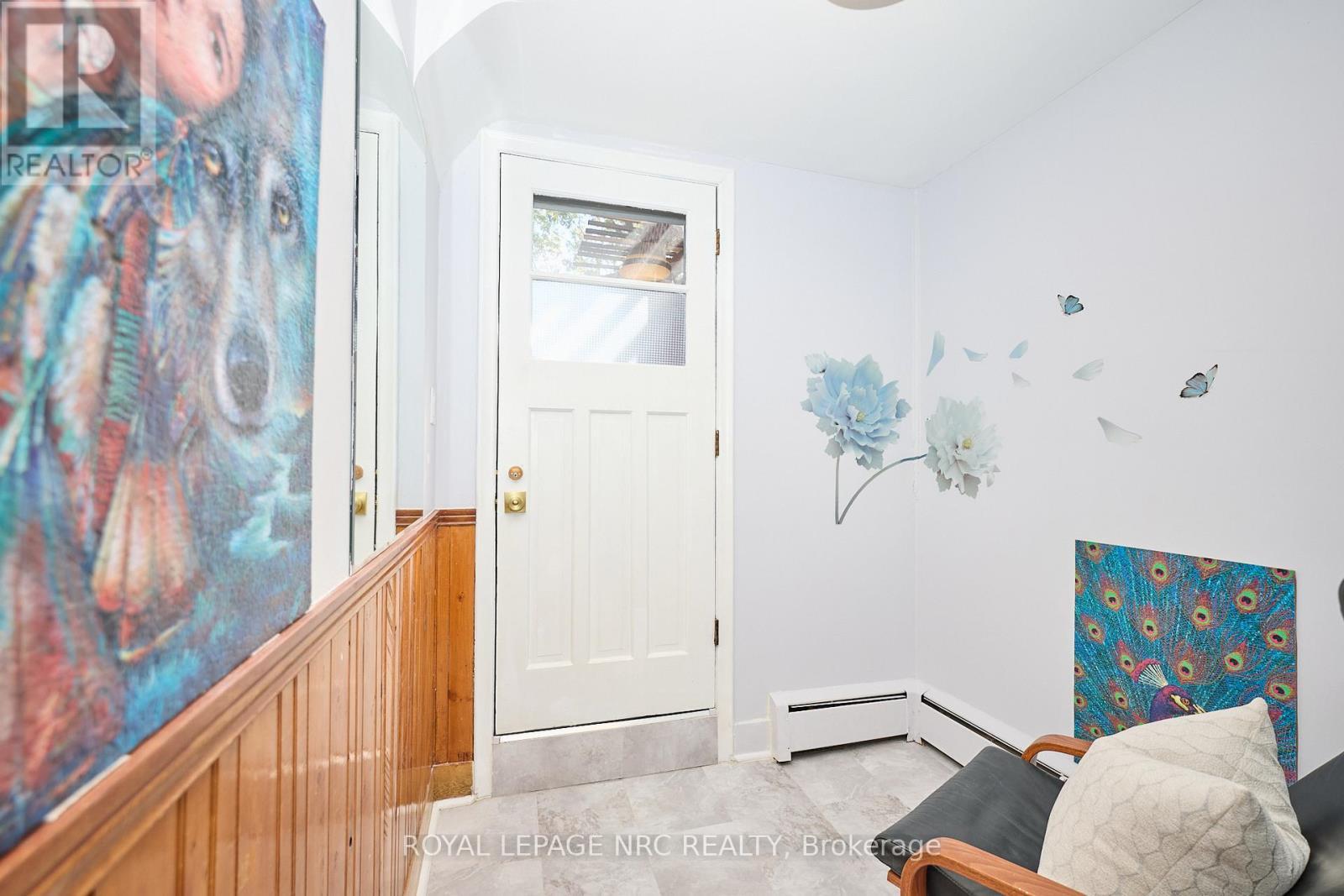 












81 RIVERVIEW BOULEVARD

,
St. Catharines (Glendale/Glenridge),




Ontario
L2T3L9

