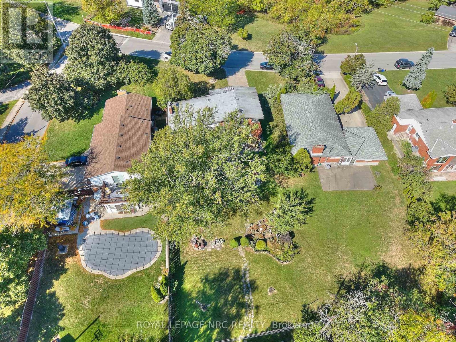 












81 RIVERVIEW BOULEVARD

,
St. Catharines (Glendale/Glenridge),




Ontario
L2T3L9

