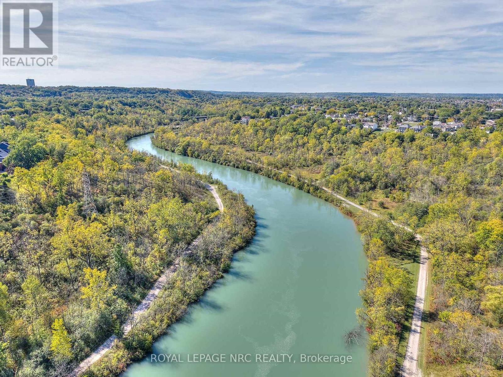 












81 RIVERVIEW BOULEVARD

,
St. Catharines (Glendale/Glenridge),




Ontario
L2T3L9

