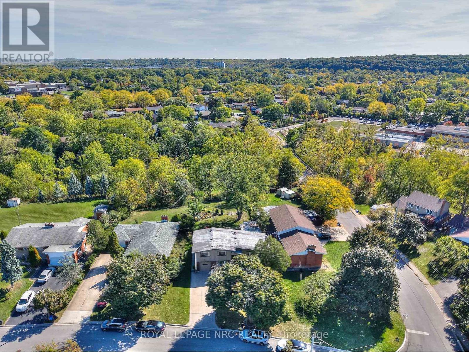 












81 RIVERVIEW BOULEVARD

,
St. Catharines (Glendale/Glenridge),




Ontario
L2T3L9

