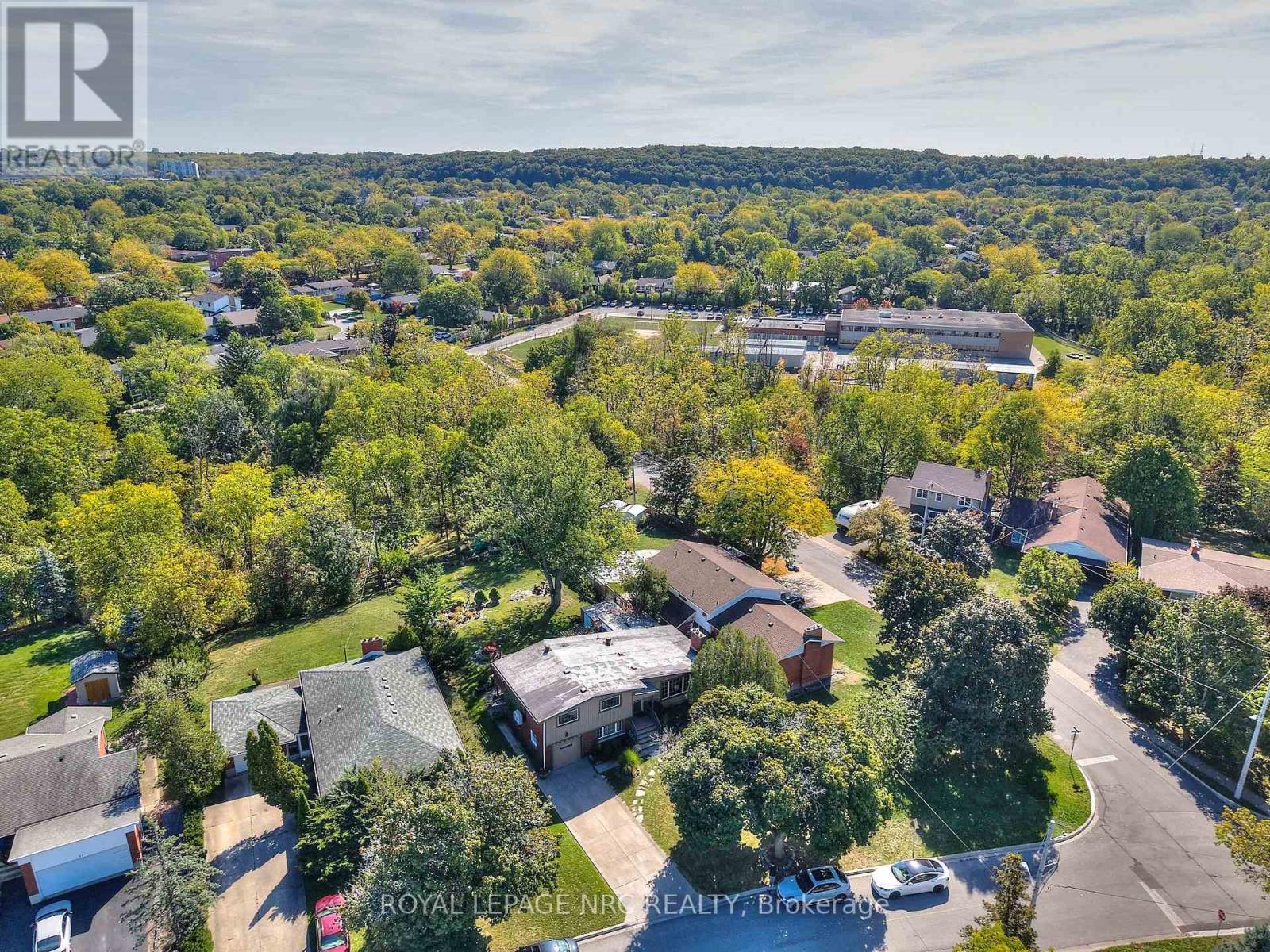 












81 RIVERVIEW BOULEVARD

,
St. Catharines (Glendale/Glenridge),




Ontario
L2T3L9


