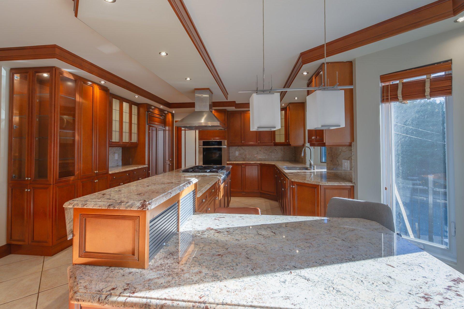









8890


Crois. Roussin

,
Brossard,




QC
J4X2K3

