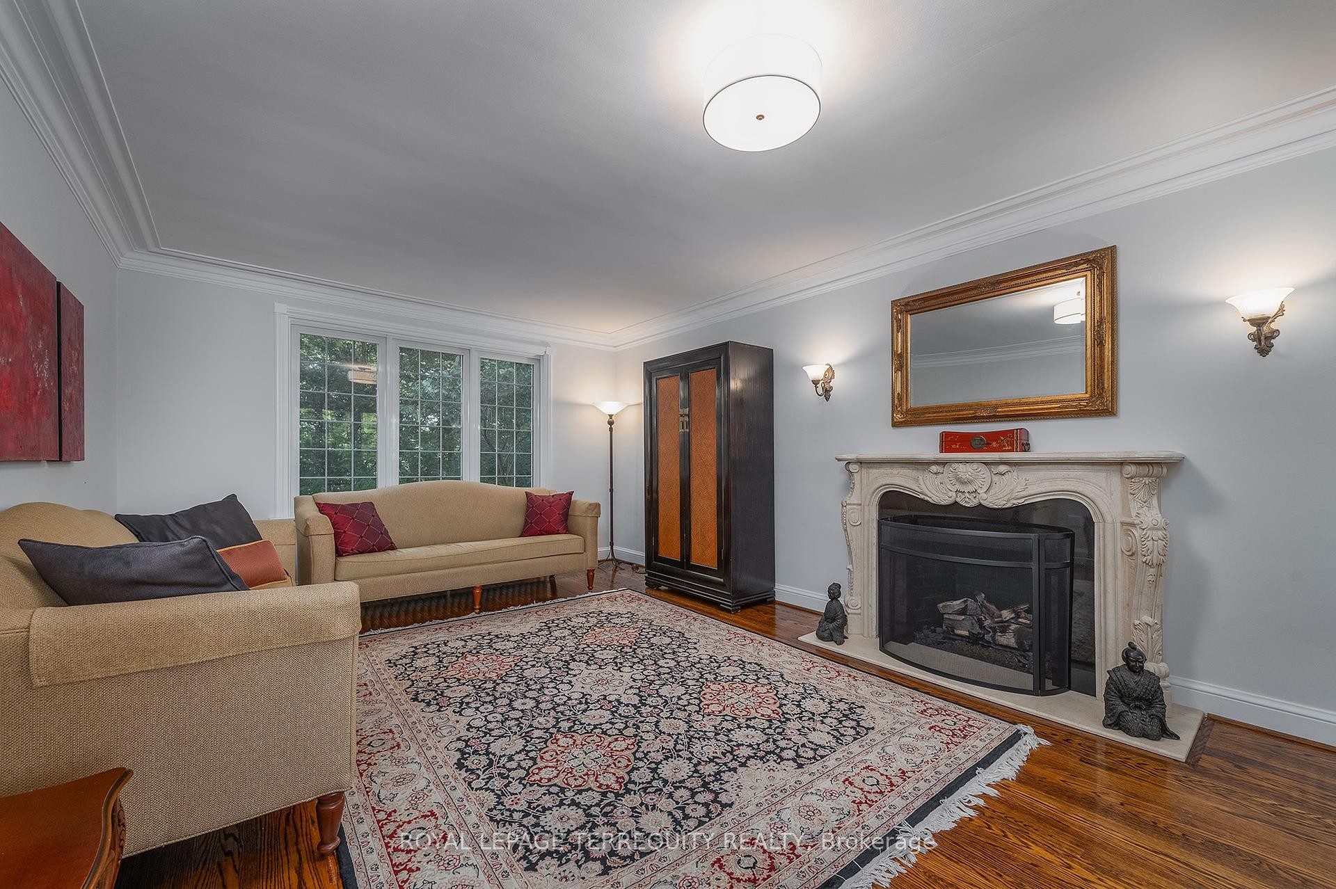 









223


Riverside

Drive,
Toronto,




ON
M6S 4A8


