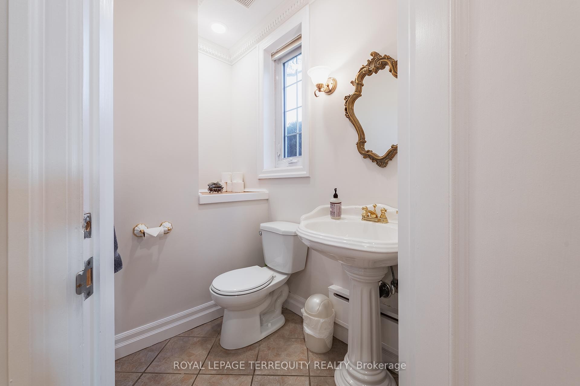 









223


Riverside

Drive,
Toronto,




ON
M6S 4A8

