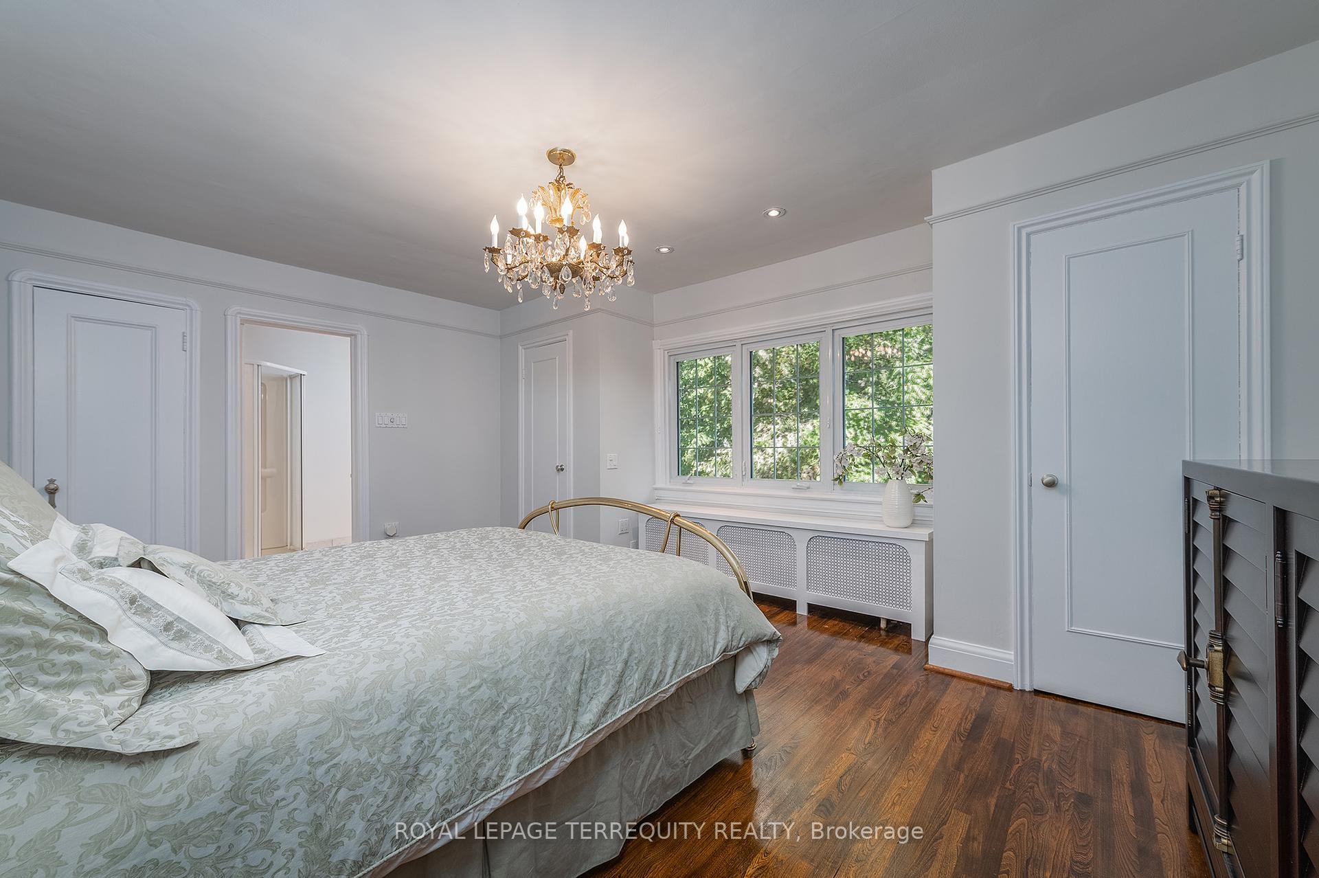 









223


Riverside

Drive,
Toronto,




ON
M6S 4A8

