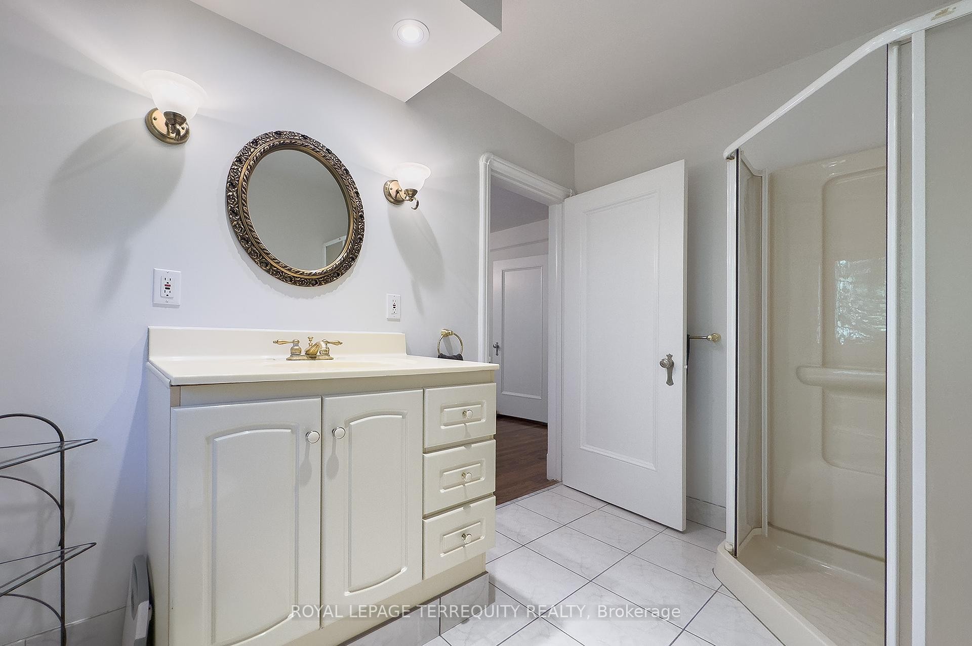 









223


Riverside

Drive,
Toronto,




ON
M6S 4A8

