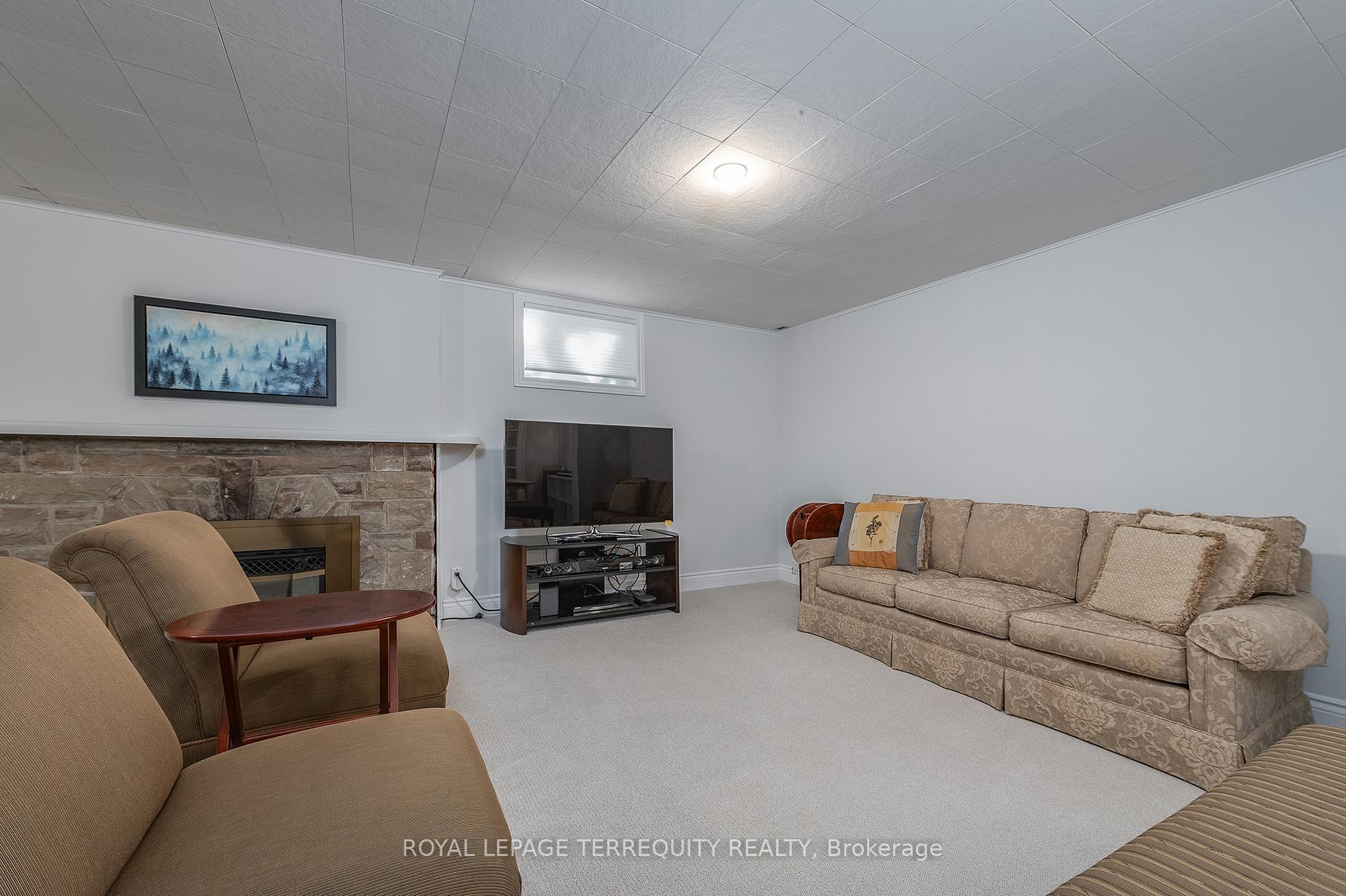 









223


Riverside

Drive,
Toronto,




ON
M6S 4A8

