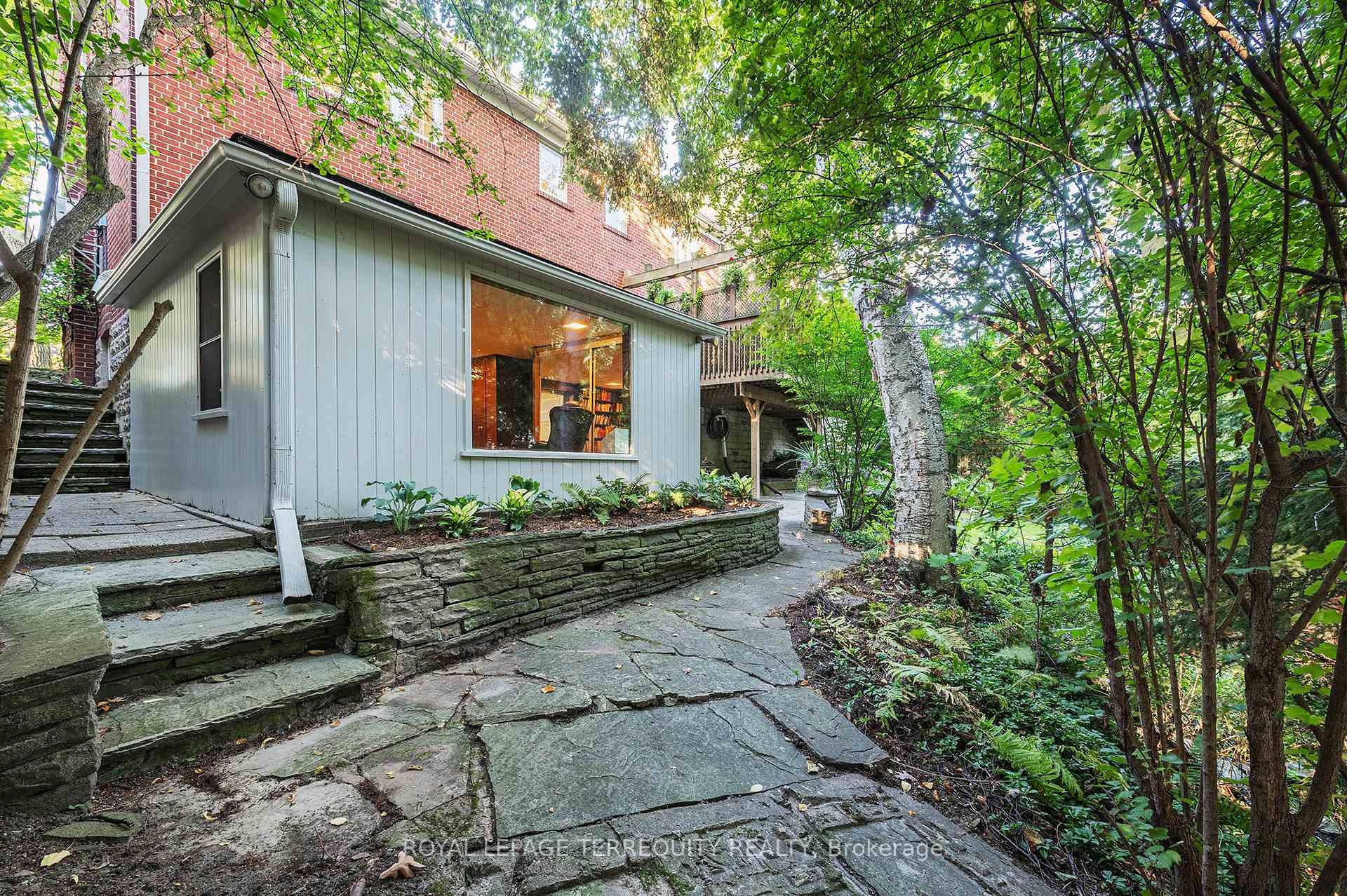 









223


Riverside

Drive,
Toronto,




ON
M6S 4A8

