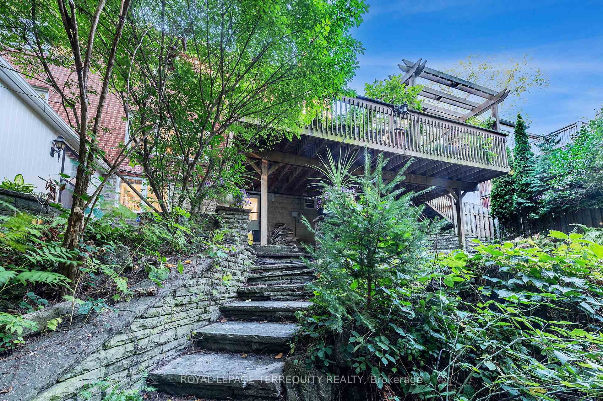 









223


Riverside

Drive,
Toronto,




ON
M6S 4A8

