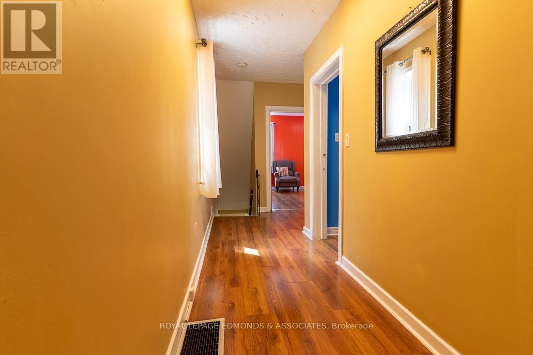 












303 MURRAY STREET W

,
Pembroke,




Ontario
K8A4P1

