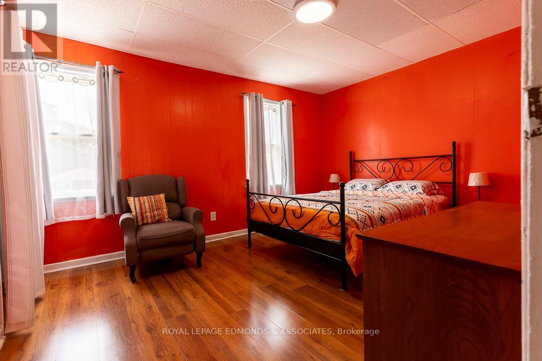 












303 MURRAY STREET W

,
Pembroke,




Ontario
K8A4P1

