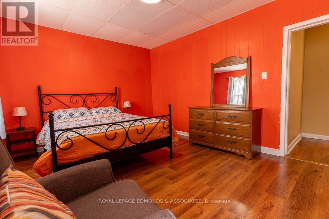 












303 MURRAY STREET W

,
Pembroke,




Ontario
K8A4P1

