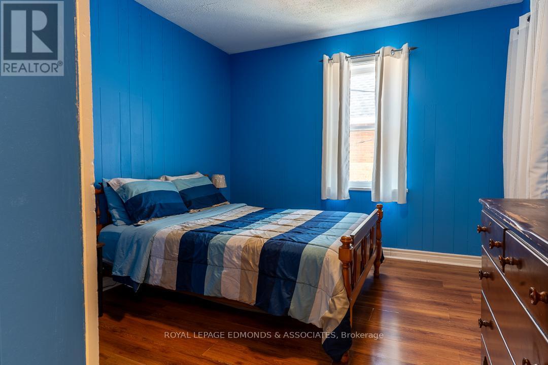 












303 MURRAY STREET W

,
Pembroke,




Ontario
K8A4P1

