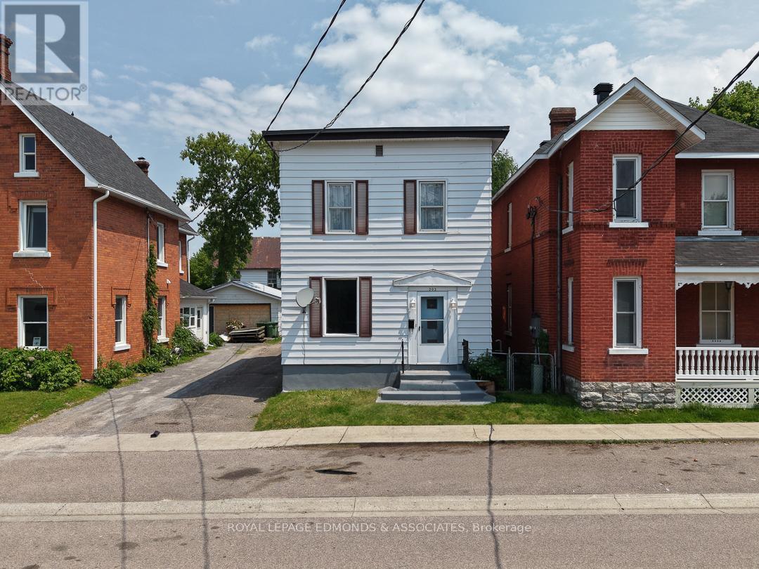 












303 MURRAY STREET W

,
Pembroke,




Ontario
K8A4P1

