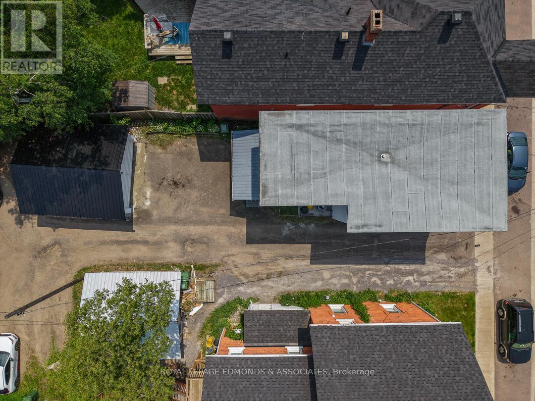 












303 MURRAY STREET W

,
Pembroke,




Ontario
K8A4P1

