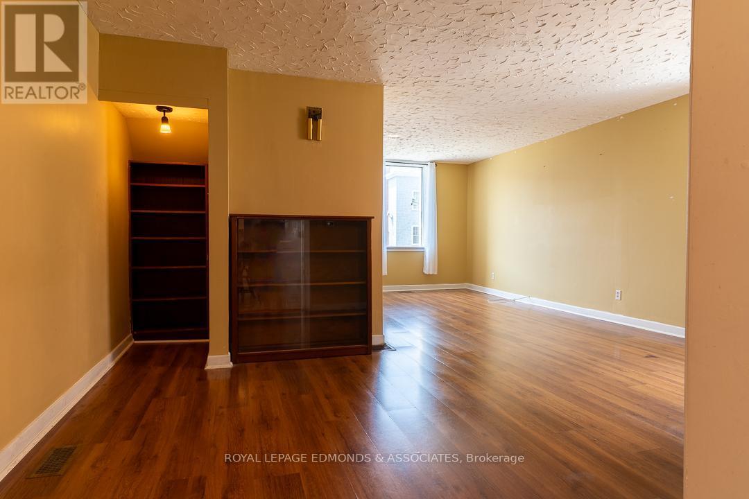 












303 MURRAY STREET W

,
Pembroke,




Ontario
K8A4P1

