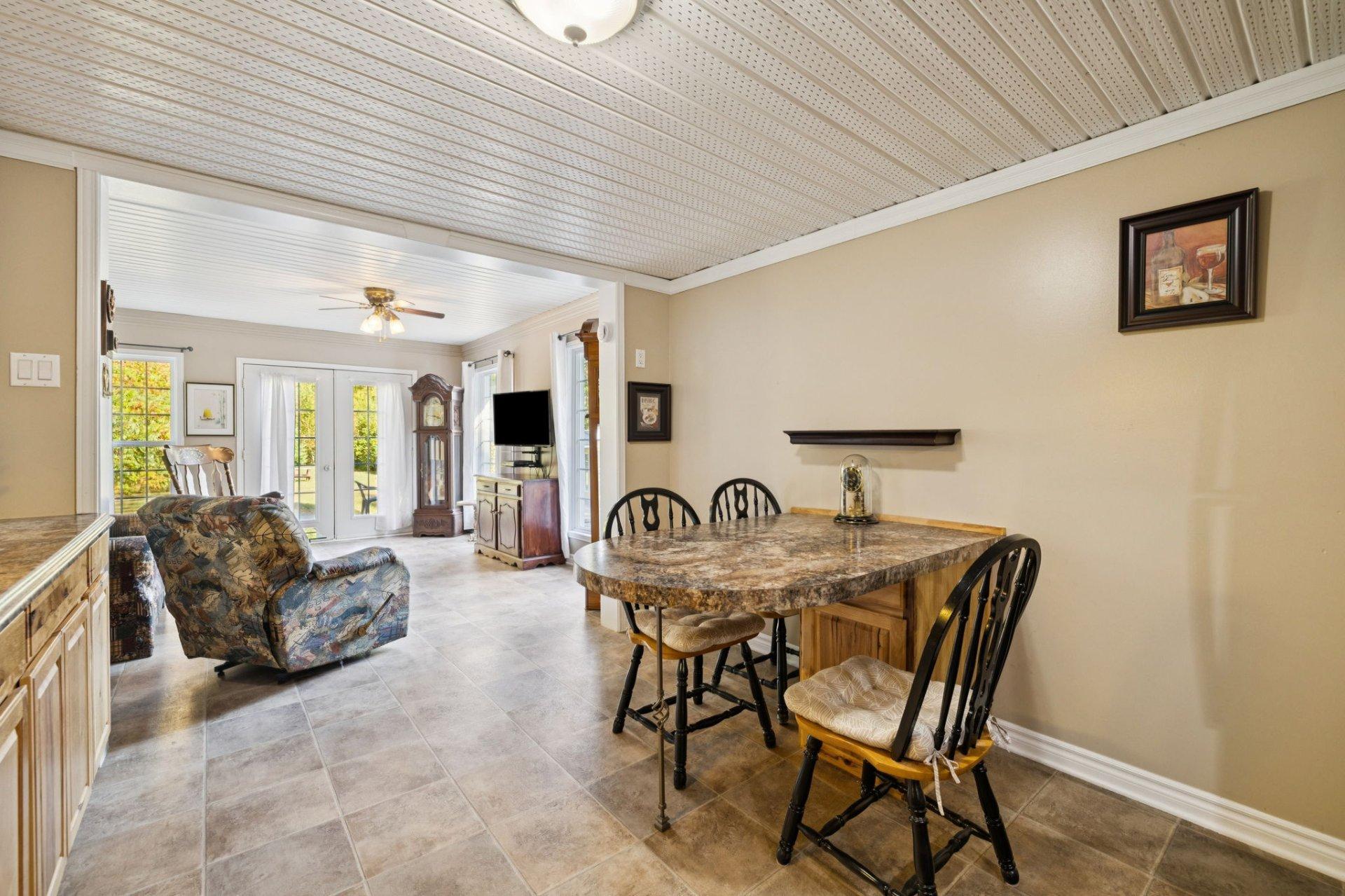 









150


Ch. Rawcliffe

,
Grenville-sur-la-Rouge,




QC
J0V1B0

