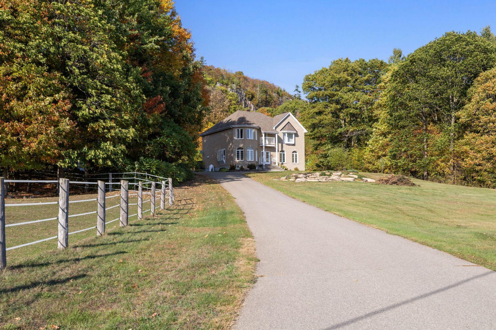 









150


Ch. Rawcliffe

,
Grenville-sur-la-Rouge,




QC
J0V1B0

