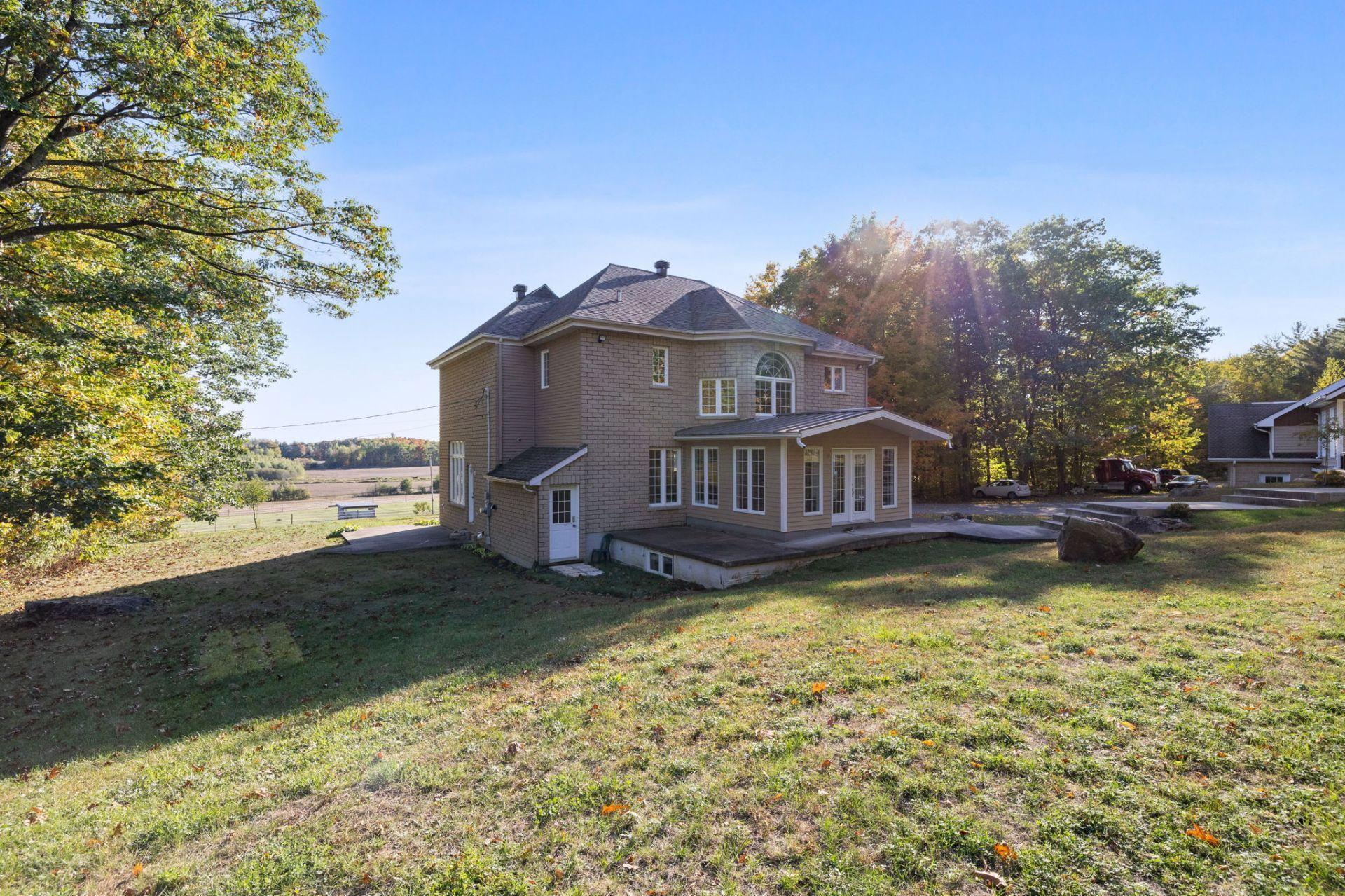 









150


Ch. Rawcliffe

,
Grenville-sur-la-Rouge,




QC
J0V1B0


