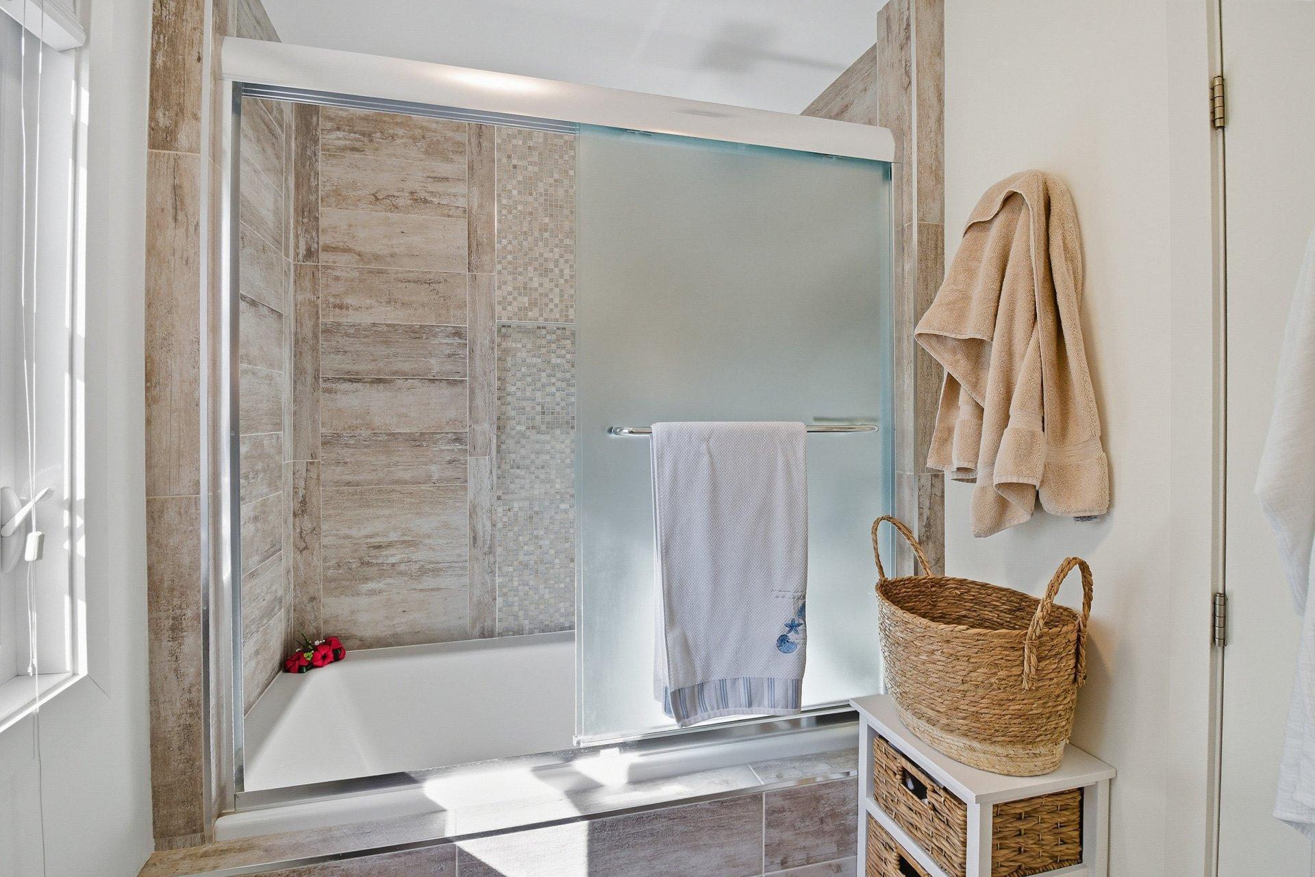 









84


Rue Chauveau

,
Gatineau (Hull),




QC
J8Y3B2

