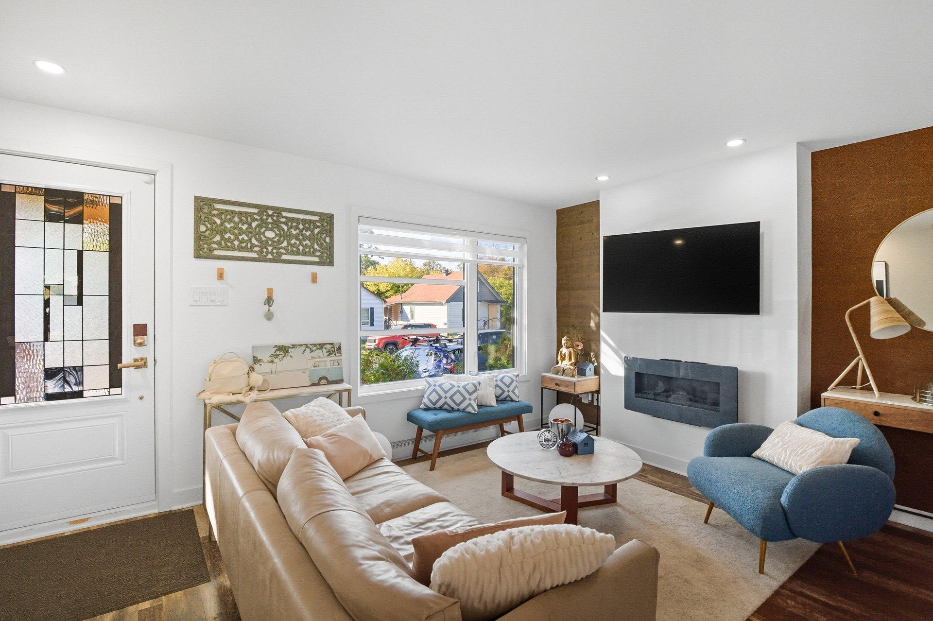 









84


Rue Chauveau

,
Gatineau (Hull),




QC
J8Y3B2

