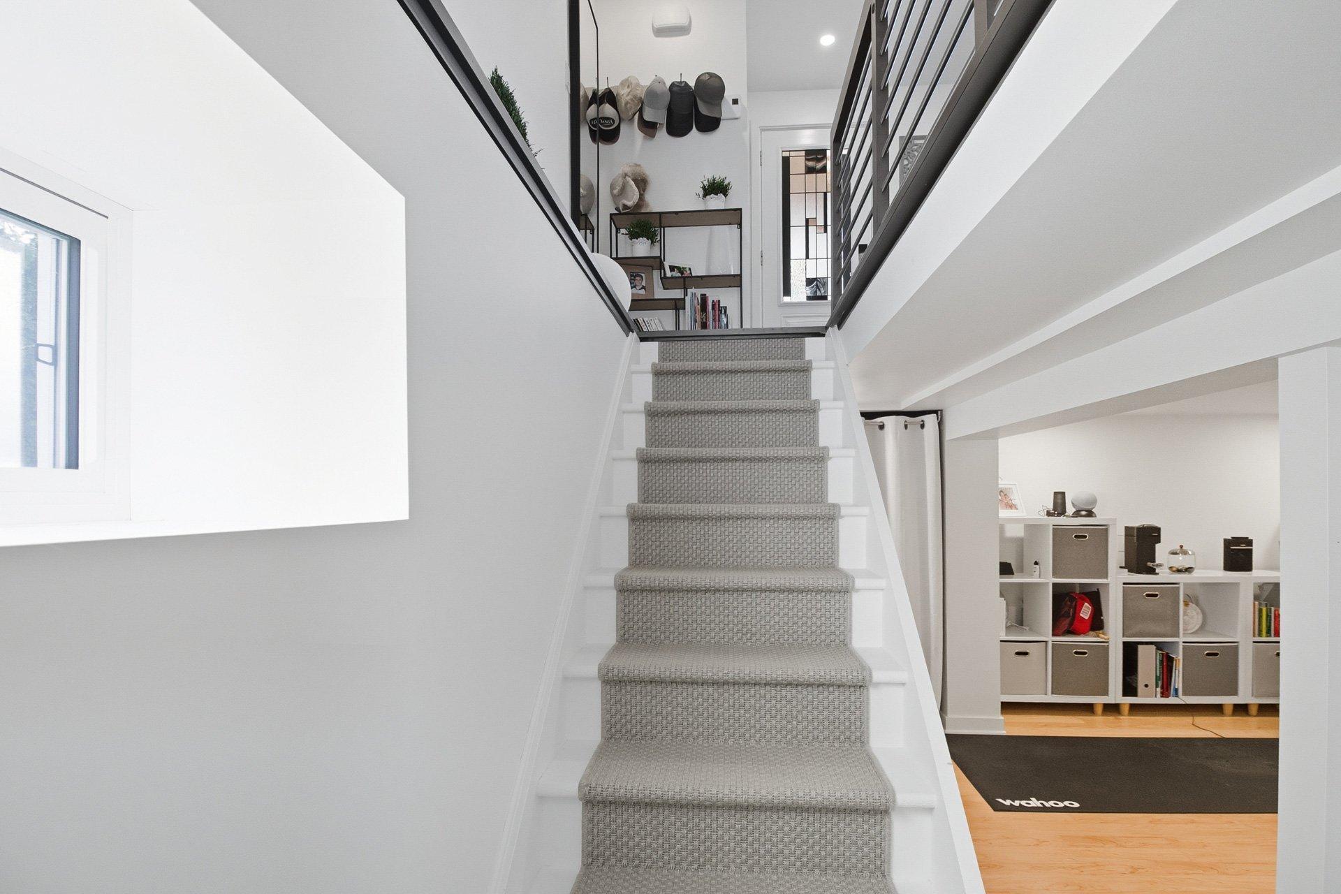 









84


Rue Chauveau

,
Gatineau (Hull),




QC
J8Y3B2

