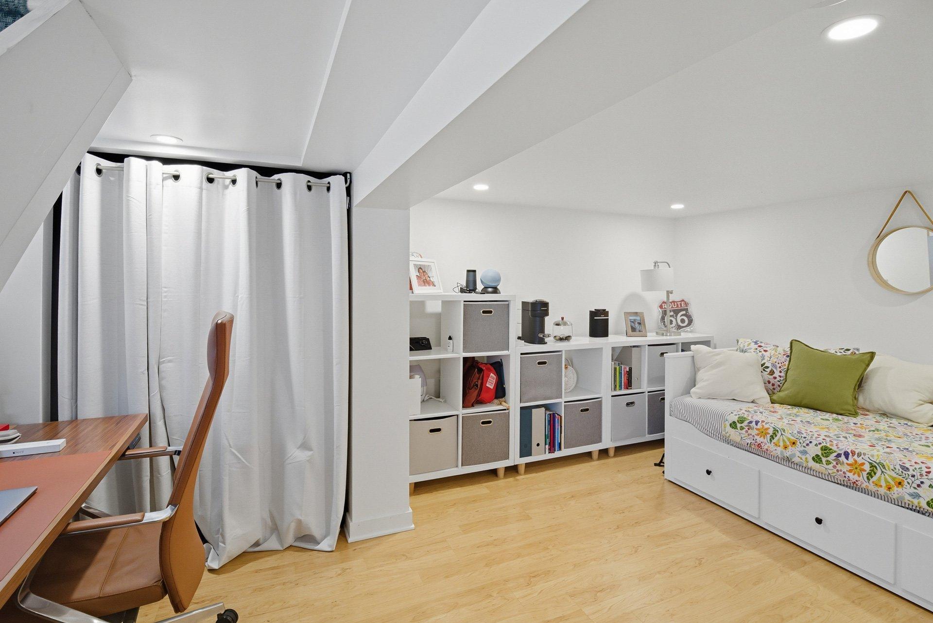 









84


Rue Chauveau

,
Gatineau (Hull),




QC
J8Y3B2

