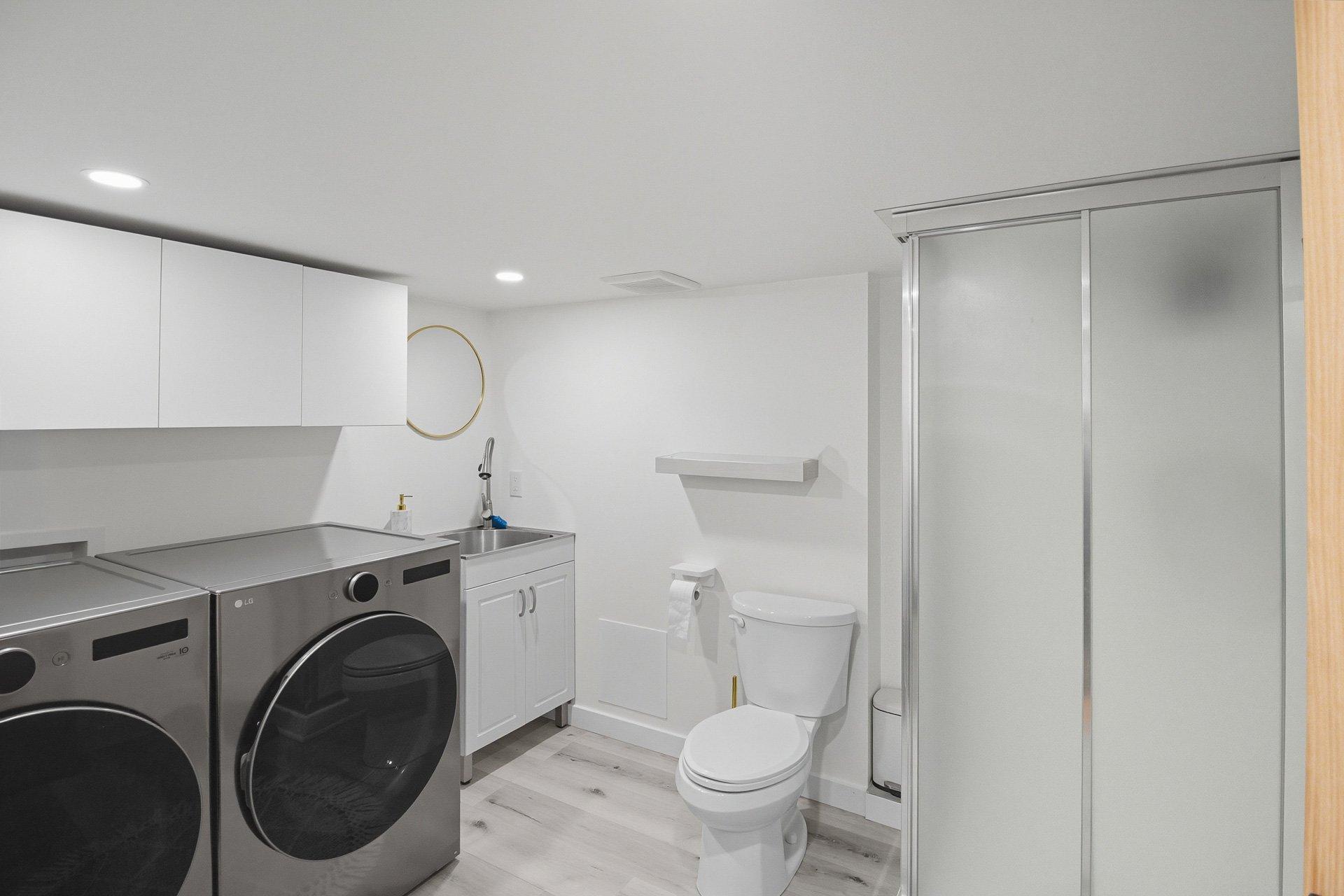 









84


Rue Chauveau

,
Gatineau (Hull),




QC
J8Y3B2

